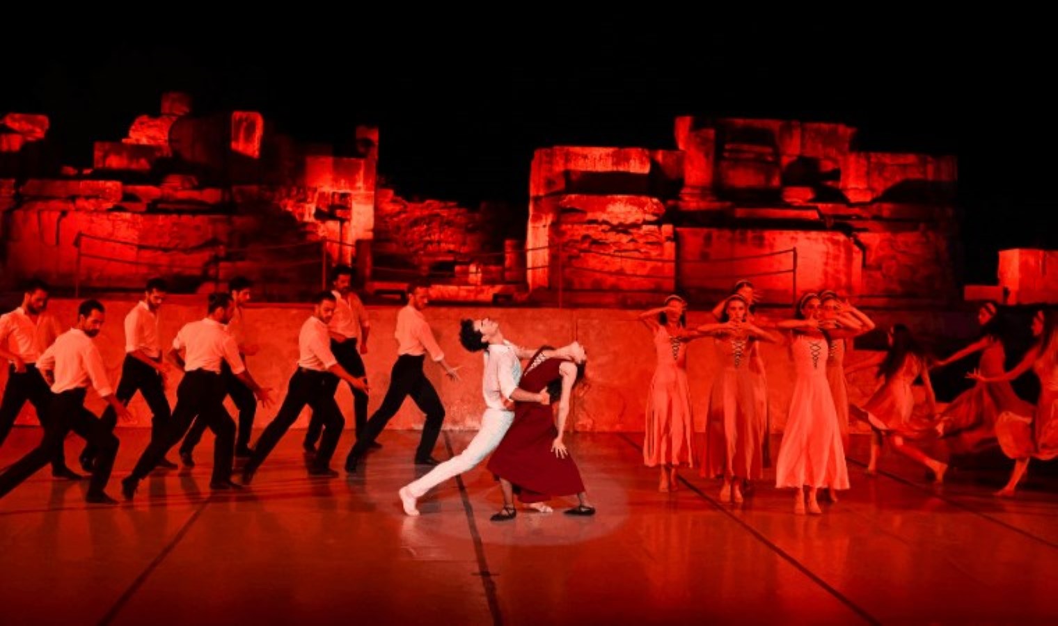 ‘Zorba’ balesi izleyici rekoru kırdı: Uluslararası Efes Opera ve Bale Festivali’nde sanat rüzgarı…